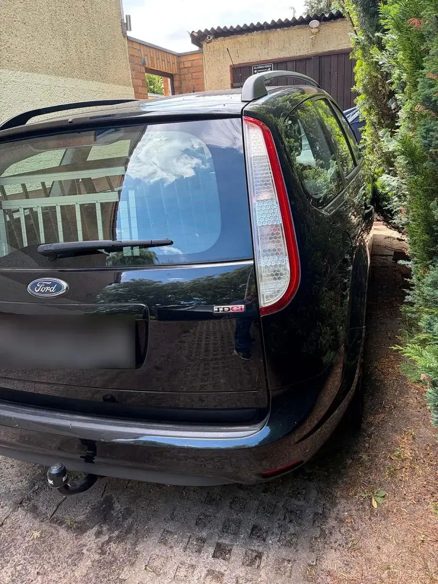 Gebraucht Ford Focus 109 PS (80 kW) 2011 Schwarz Kombi