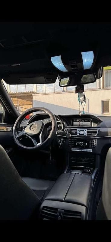 Second-hand Mercedes E300 Avantgarde 231 CP (169 kW) 2014 Negru Break