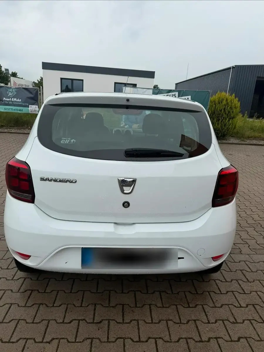 Gebraucht Dacia Sandero 73 PS (53 kW) 2018 Weiß Kleinwagen