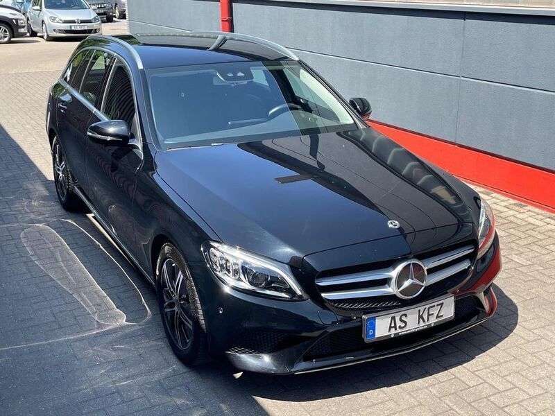 Schwarz Gebraucht 2020 Mercedes C300e Limousine | 24.990 € (Superpreis) - Bild 1/4