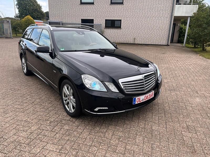 Schwarz Gebraucht 2010 Mercedes E350 Elegance Kombi | 8.999 € (Guter Preis) - Bild 1/4