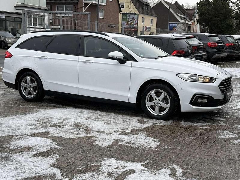 Gebraucht Ford Mondeo Trend 150 PS (110 kW) 2021 Frostweiß Kombi
