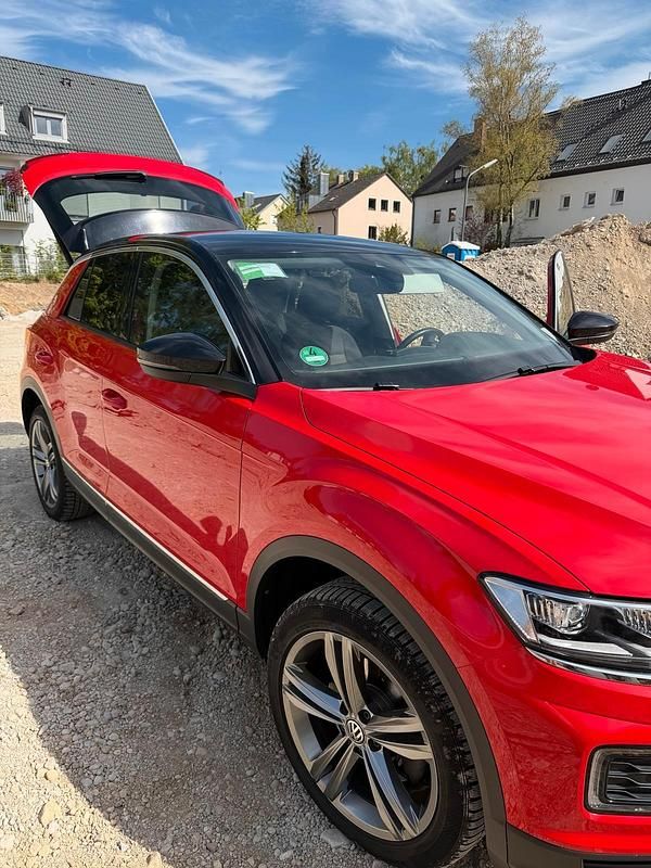 Usata VW T-Roc 150 CV (110 kW) 2019 Rosso SUV