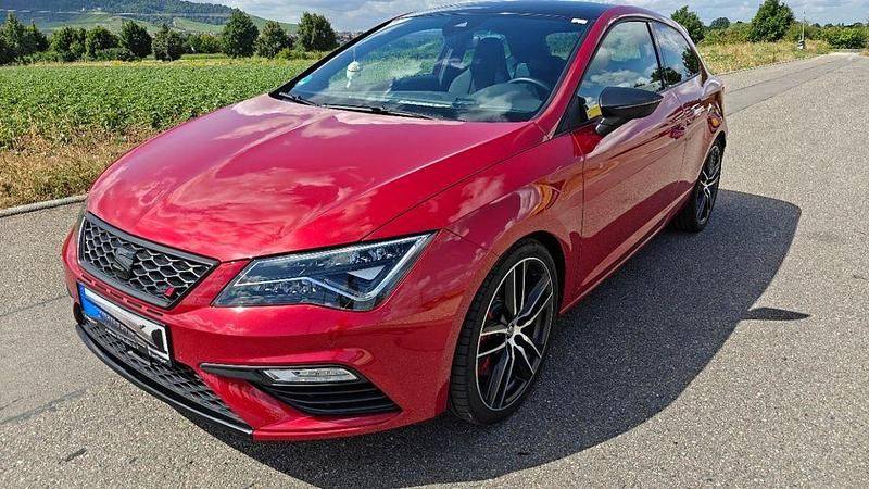 Rot Gebraucht 2018 Cupra Leon Limousine | 21.400 € (Guter Preis) - Bild 1/4