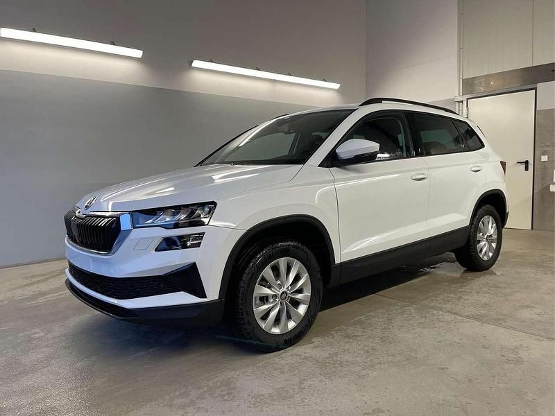 Neu Skoda Karoq Selection 150 PS (110 kW) 2026 [2y2y] moon white perle... SUV