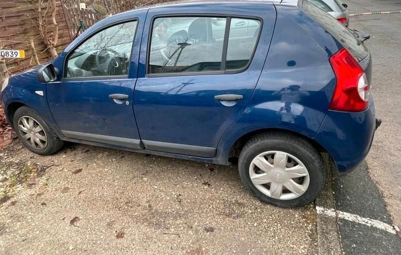 Blau Gebraucht 2008 Dacia Sandero Kleinwagen | 1.000 € (Guter Preis) - Bild 1/4