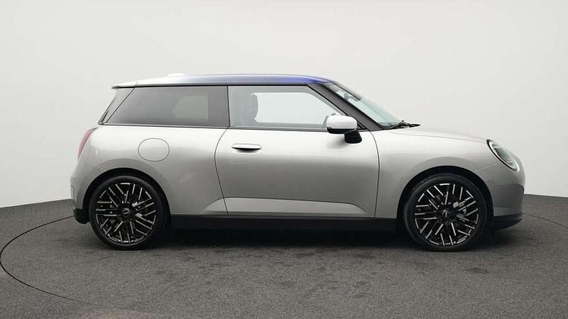 Gebraucht Mini Cooper Favoured 135 kW (184 PS) 2025 Grau Kleinwagen