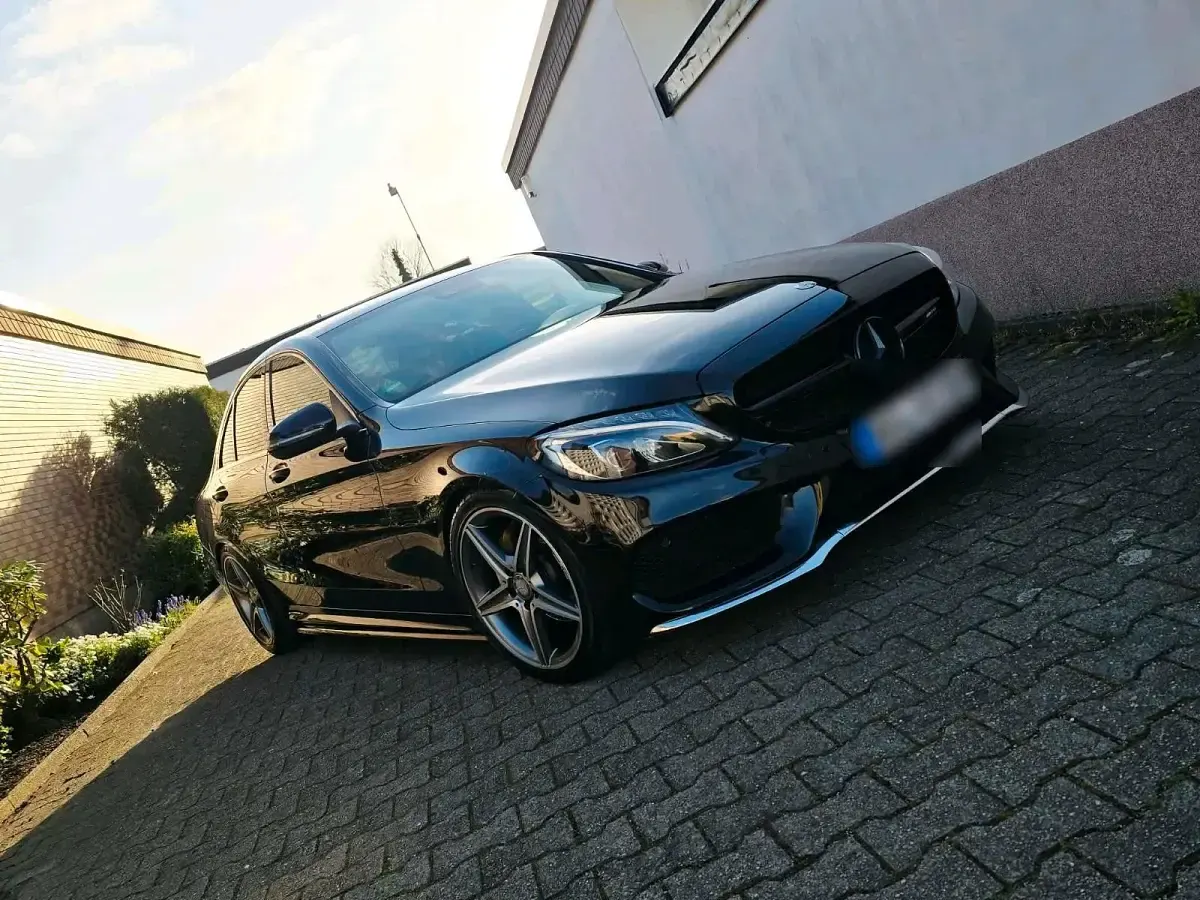 Gebraucht Mercedes C220 AMG 170 PS (125 kW) 2015 Schwarz Limousine