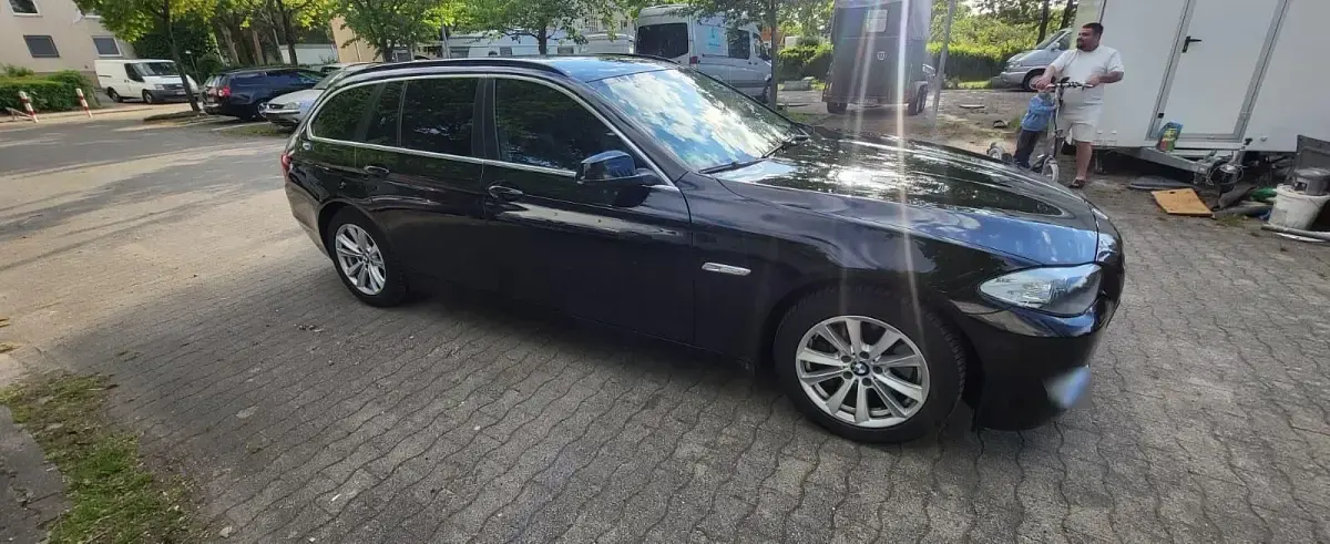 Gebraucht BMW 525 Sport Line 218 PS (160 kW) 2013 Schwarz Kombi