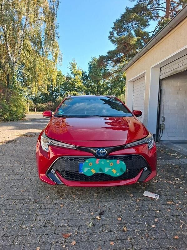 Rot Gebraucht 2022 Toyota Corolla Team Kombi | 22.999 € (Superpreis) - Bild 1/4