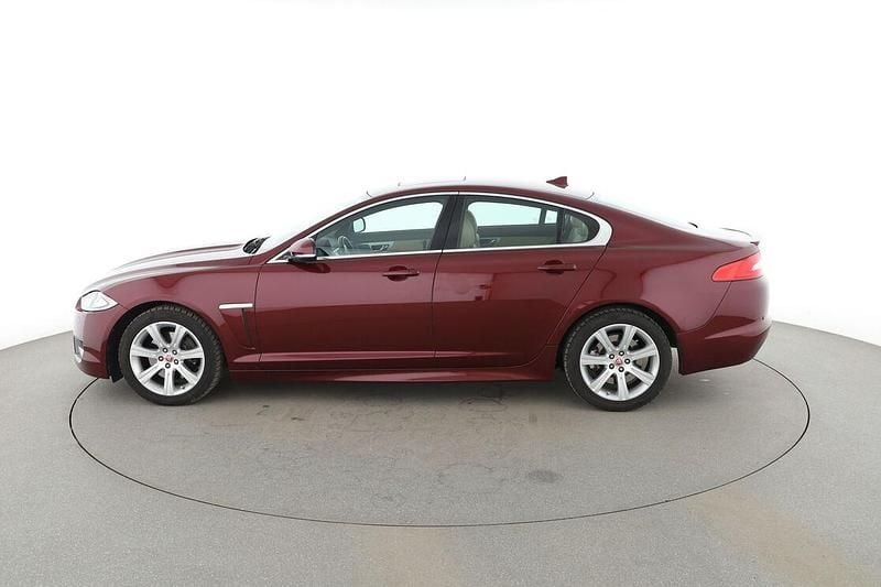 Gebraucht Jaguar XF 200 PS (147 kW) 2015 Rot Limousine