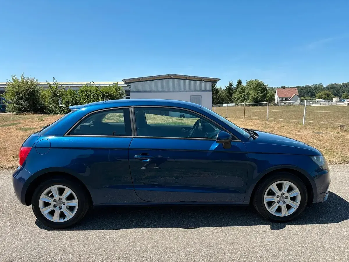 Gebraucht Audi A1 Design 86 PS (63 kW) 2010 Blau Kleinwagen