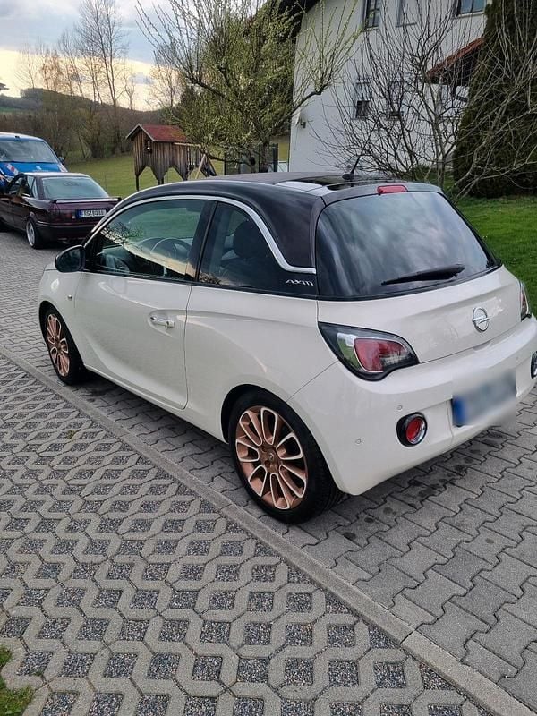 Second-hand Opel Adam 116 CP (85 kW) 2015 Alb Hatchback