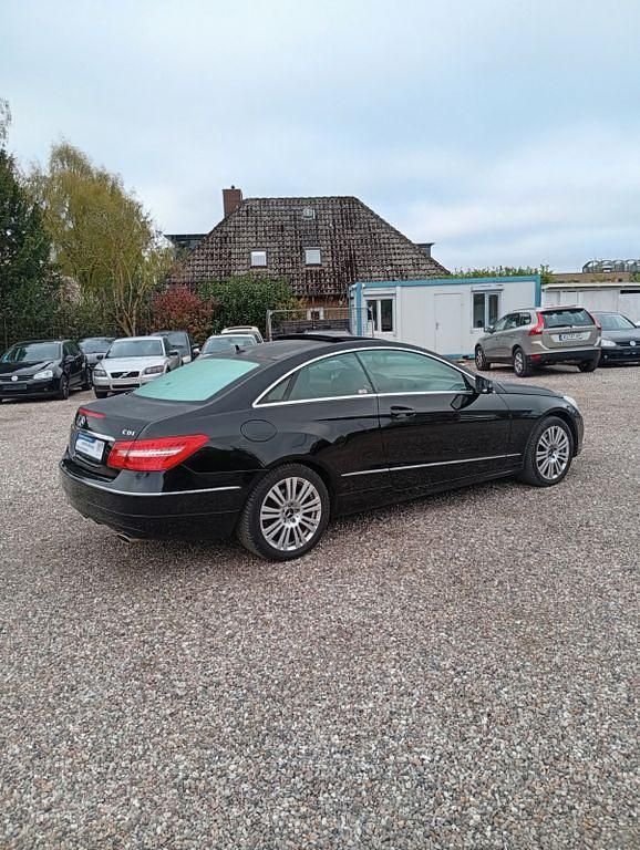 Gebraucht Mercedes E350 265 PS (194 kW) 2012 Schwarz Coupé
