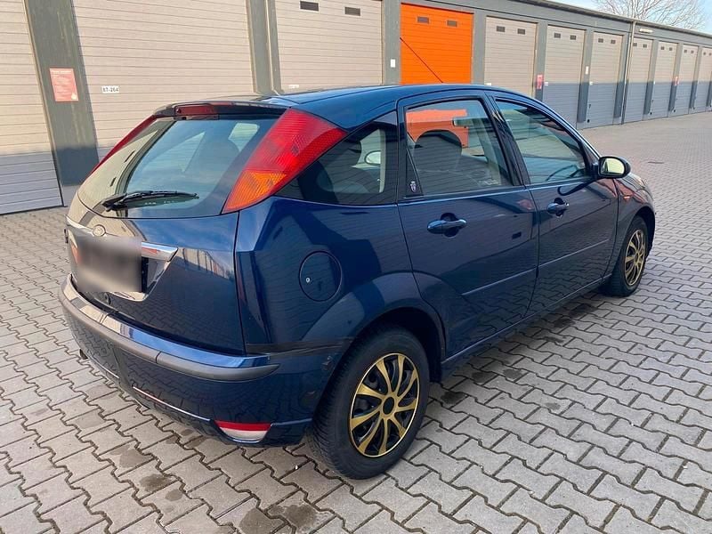 Gebraucht Ford Focus Ghia 116 PS (85 kW) 2004 Blau Limousine
