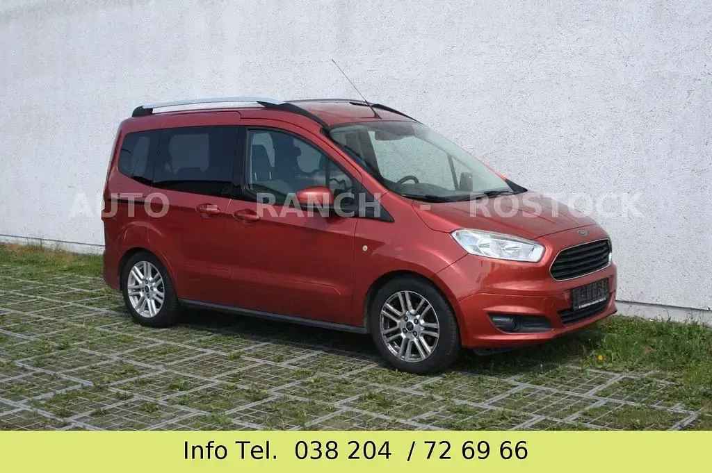 Gebraucht Ford Tourneo Courier Ambiente 95 PS (69 kW) 2014 Rot Van / Kleinbus