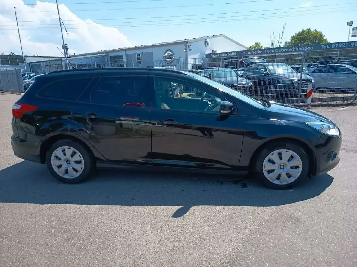 Gebraucht Ford Focus Trend 95 PS (69 kW) 2013 Schwarz Kombi
