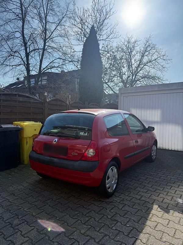 Gebraucht Renault Clio II 75 PS (55 kW) 2002 Rot Kleinwagen