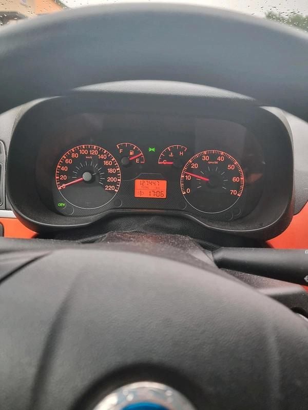 Orange Gebraucht 2006 Fiat Punto Kleinwagen | 750 € (Superpreis) - Bild 1/4