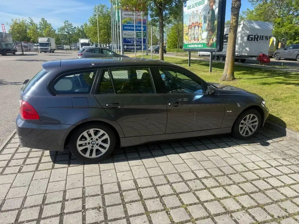 Begagnad BMW 318 143 HK (105 kW) 2008 Grå Kombi