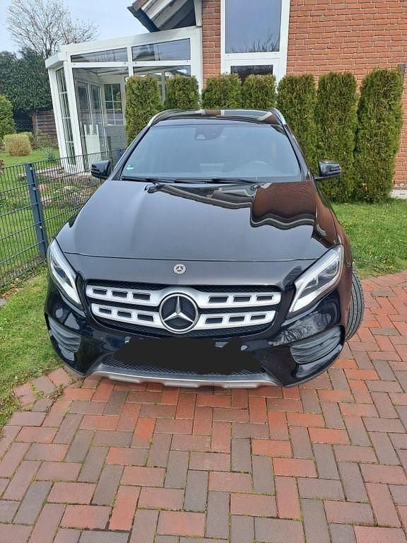Gebraucht Mercedes GLA180 122 PS (89 kW) 2019 Schwarz SUV