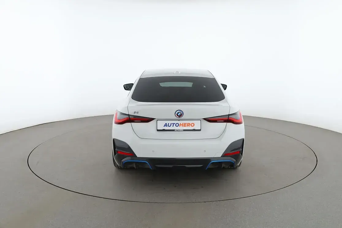 Gebraucht BMW i4 M Sport 250 kW (340 PS) 2022 Weiß Limousine