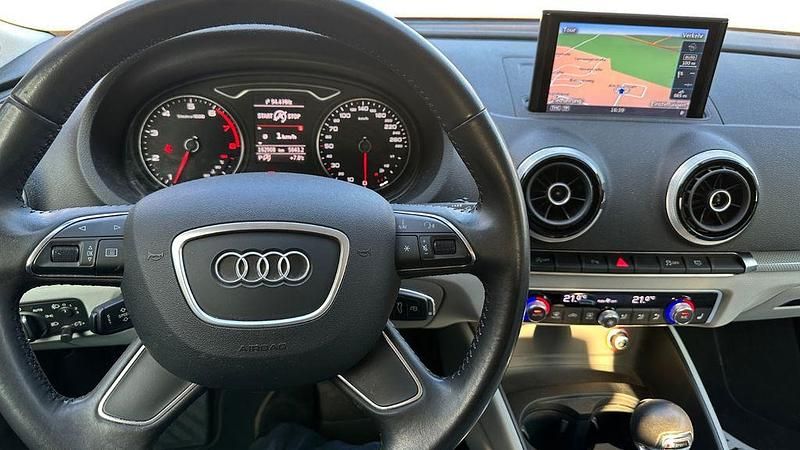 Gebraucht Audi A3 Ambiente 122 PS (89 kW) 2013 Rot Limousine