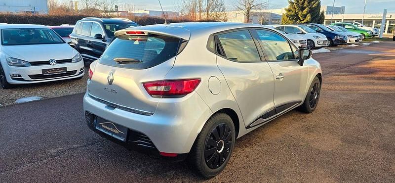 Gebraucht Renault Clio IV Dynamique 73 PS (53 kW) 2014 Silber Limousine