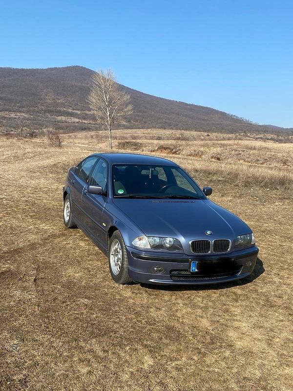 Blau Gebraucht 2001 BMW 316 Sport Line Limousine | 2.450 € (Fairer Preis) - Bild 1/4