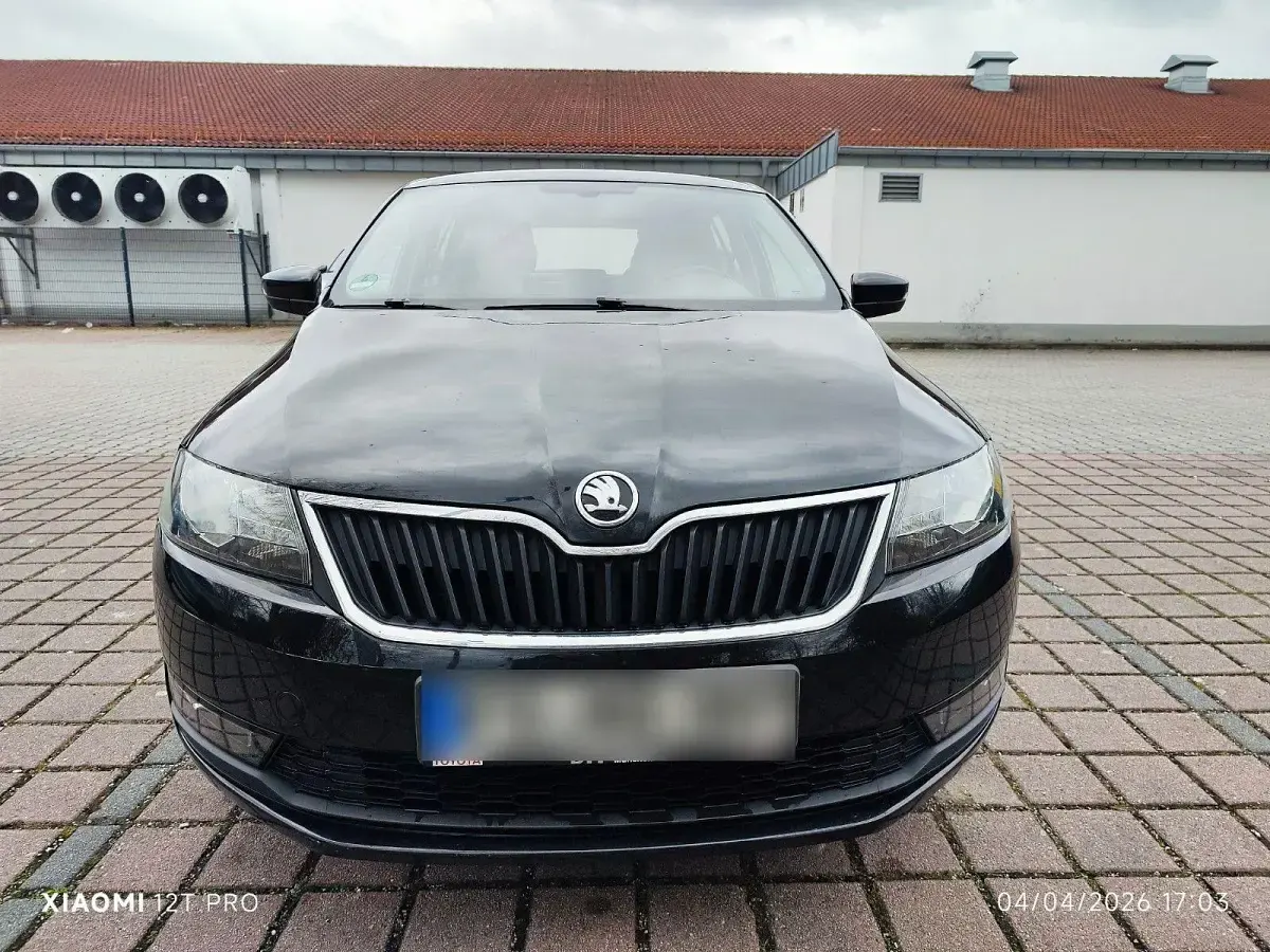 Gebraucht Skoda Rapid Ambition 95 PS (69 kW) 2017 Schwarz Kleinwagen