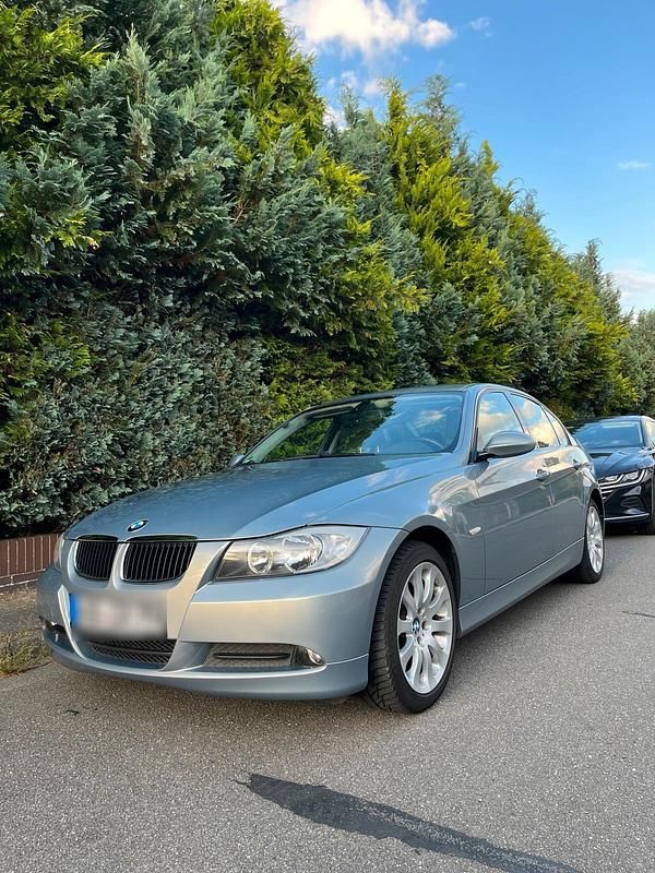 Gebraucht BMW 318 143 PS (105 kW) 2008 Grau Limousine