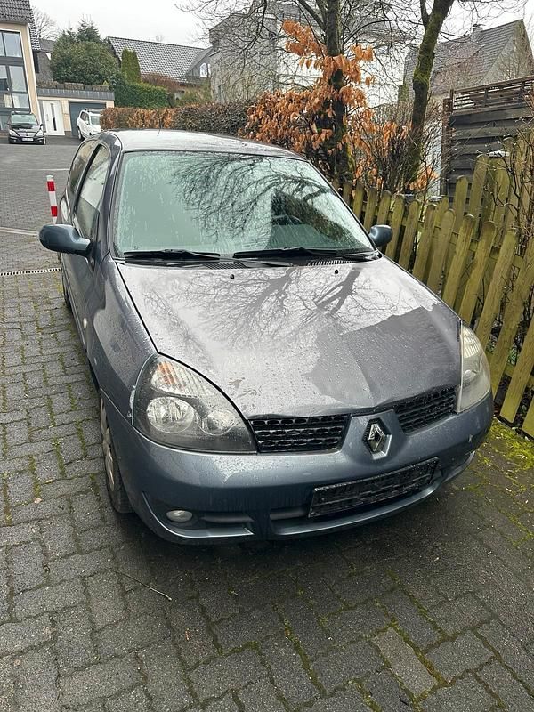 Gebraucht Renault Clio II 75 PS (55 kW) 2006 Grau Kleinwagen