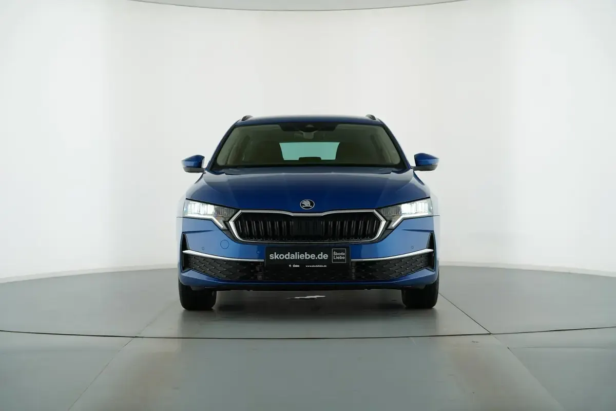 Gebraucht Skoda Octavia Selection 150 PS (110 kW) 2025 Raceblau metallic Limousine