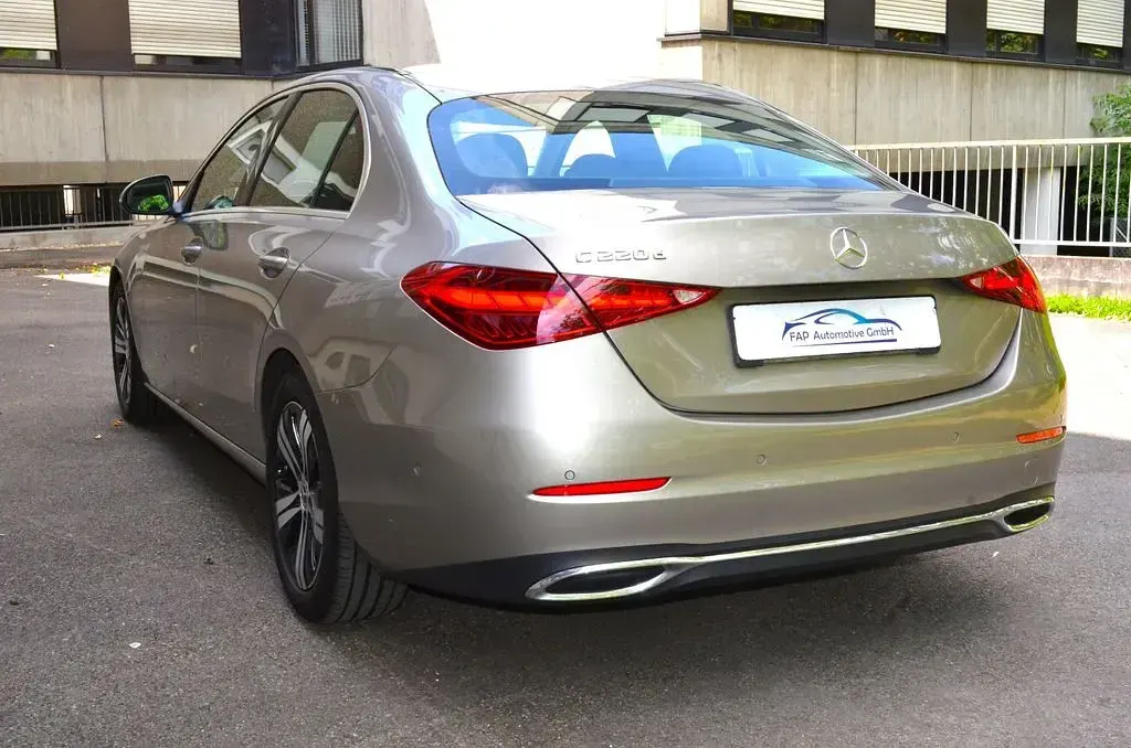 Gebraucht Mercedes C220 Avantgarde 200 PS (147 kW) 2021 Silber Limousine