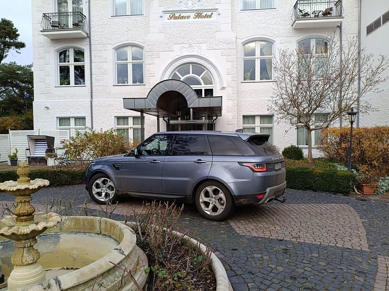 Blau Gebraucht 2019 Land Rover Range Rover Sport SUV | 44.900 € - Bild 1/4