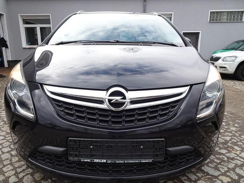Gebraucht Opel Zafira Tourer Edition 140 PS (102 kW) 2012 Schwarz Van / Kleinbus