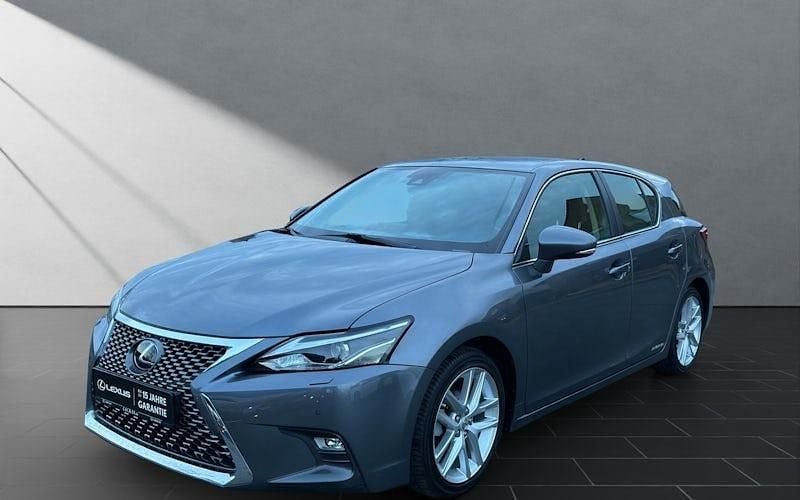 Gelb Gebraucht 2023 Toyota Prius Advance Limousine | 31.950 € (Guter Preis) - Bild 1/4