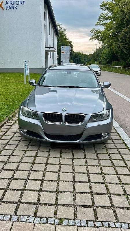 Gebraucht BMW 318 Cabriolet 143 PS (105 kW) 2011 Grau Cabrio