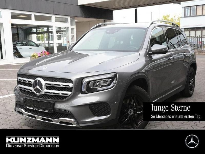 Mountaingrau metallic Gebraucht 2021 Mercedes GLB220 Progressive SUV | 30.990 € (Superpreis) - Bild 1/4