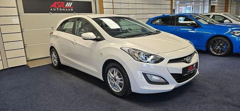 Gebraucht Hyundai i30 Edition 135 PS (99 kW) 2014 Weiß Limousine