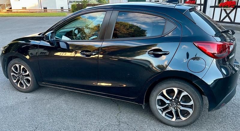 Schwarz Gebraucht 2018 Mazda 2 Kizoku Kleinwagen | 9.999 € (Fairer Preis) - Bild 1/4