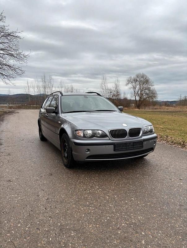 Gebraucht BMW 318 143 PS (105 kW) 2004 Grau Kombi