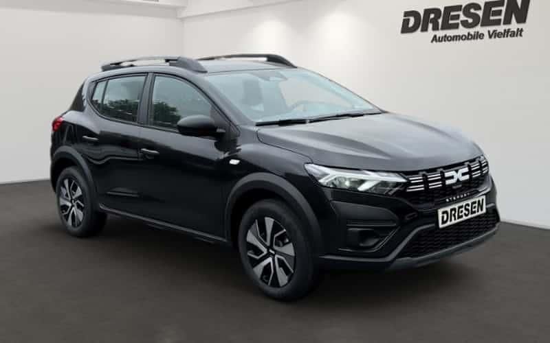 Neu Dacia Sandero Essentiel 91 PS (66 kW) 2025 Schwarz Kleinwagen