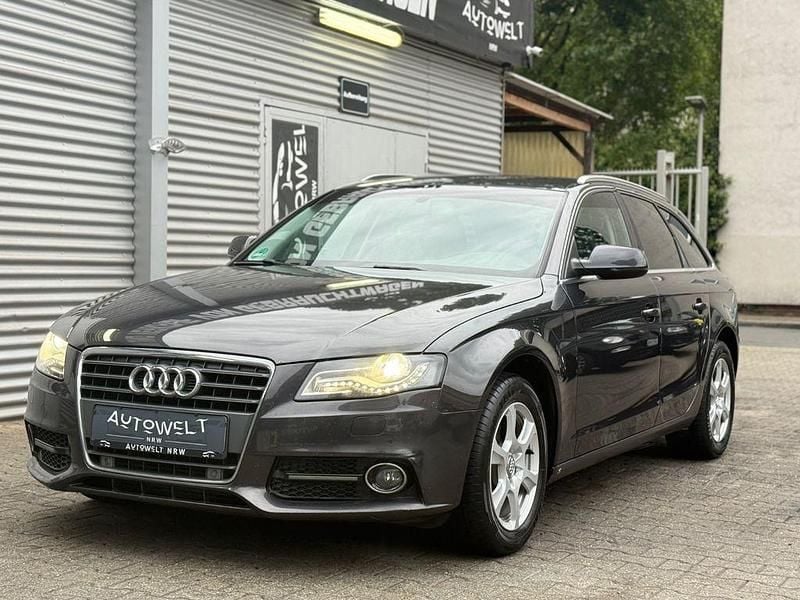 Gebraucht Audi A4 Attraction 160 PS (117 kW) 2011 Grau Kombi