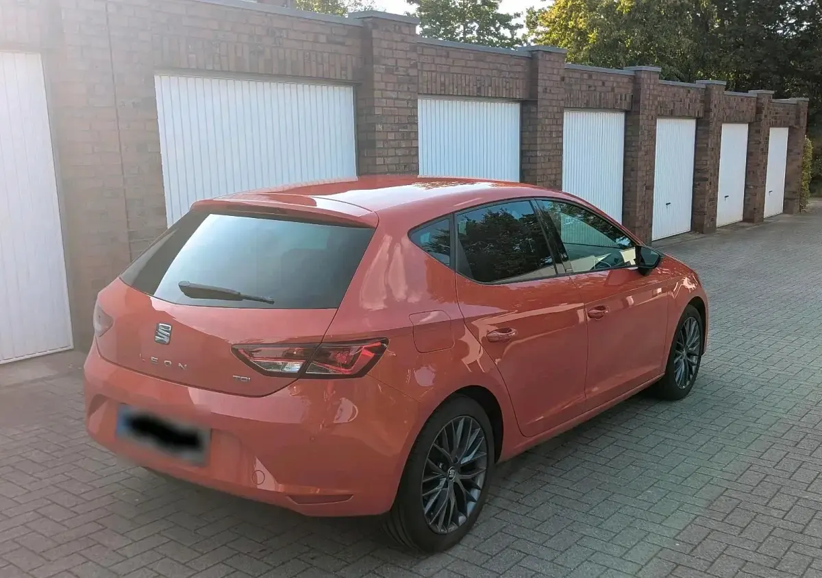 Gebraucht Seat Leon CONNECT 110 PS (80 kW) 2016 Rot Limousine