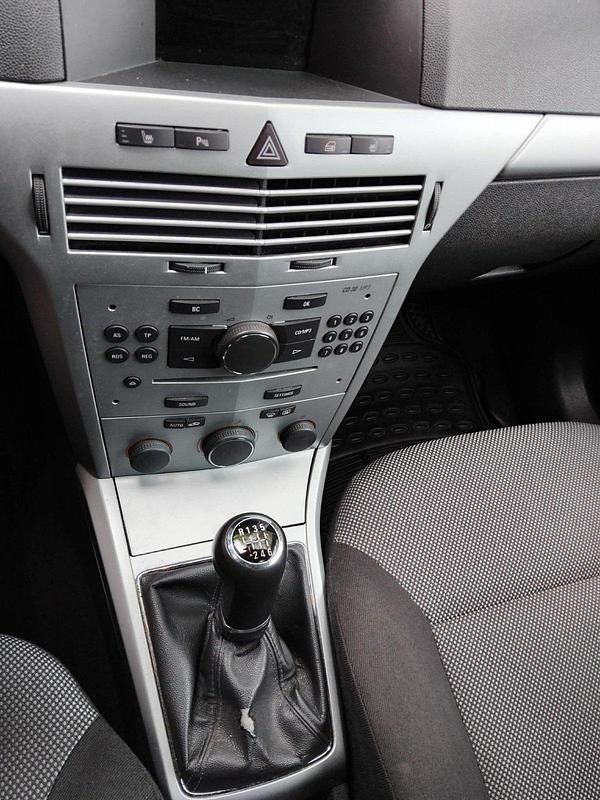 Second-hand Opel Astra 2009 Negru Break