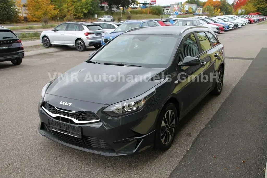 Neu Kia Ceed Sportswagon 140 PS (102 kW) 2025 Grau Kombi