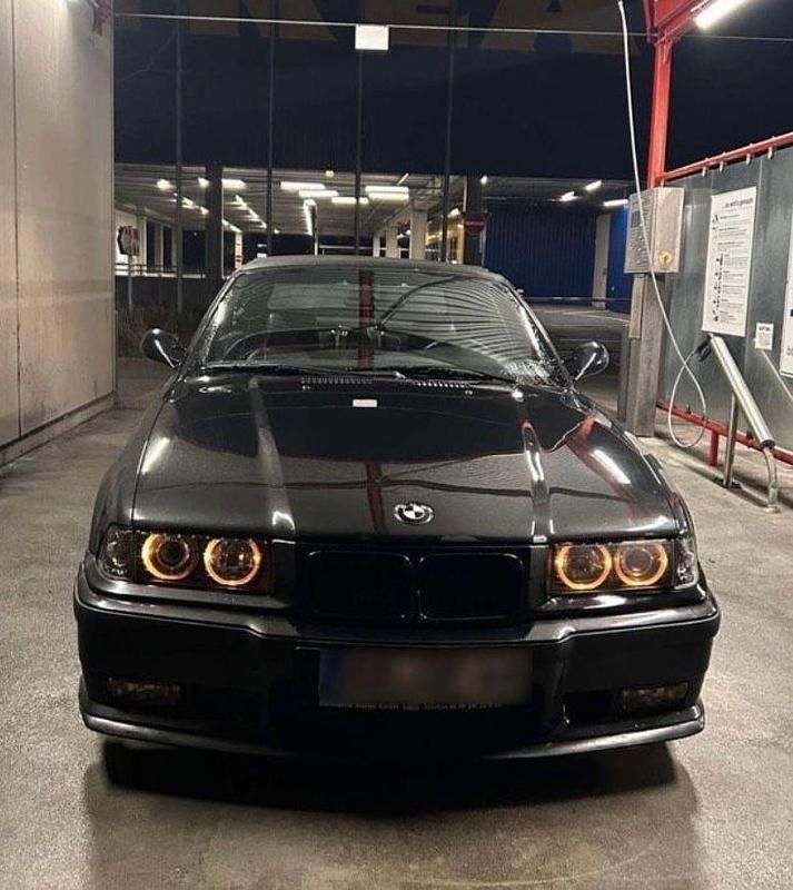Schwarz Gebraucht 1996 BMW 318 Cabriolet Basis Cabrio | 3.500 € - Bild 1/4