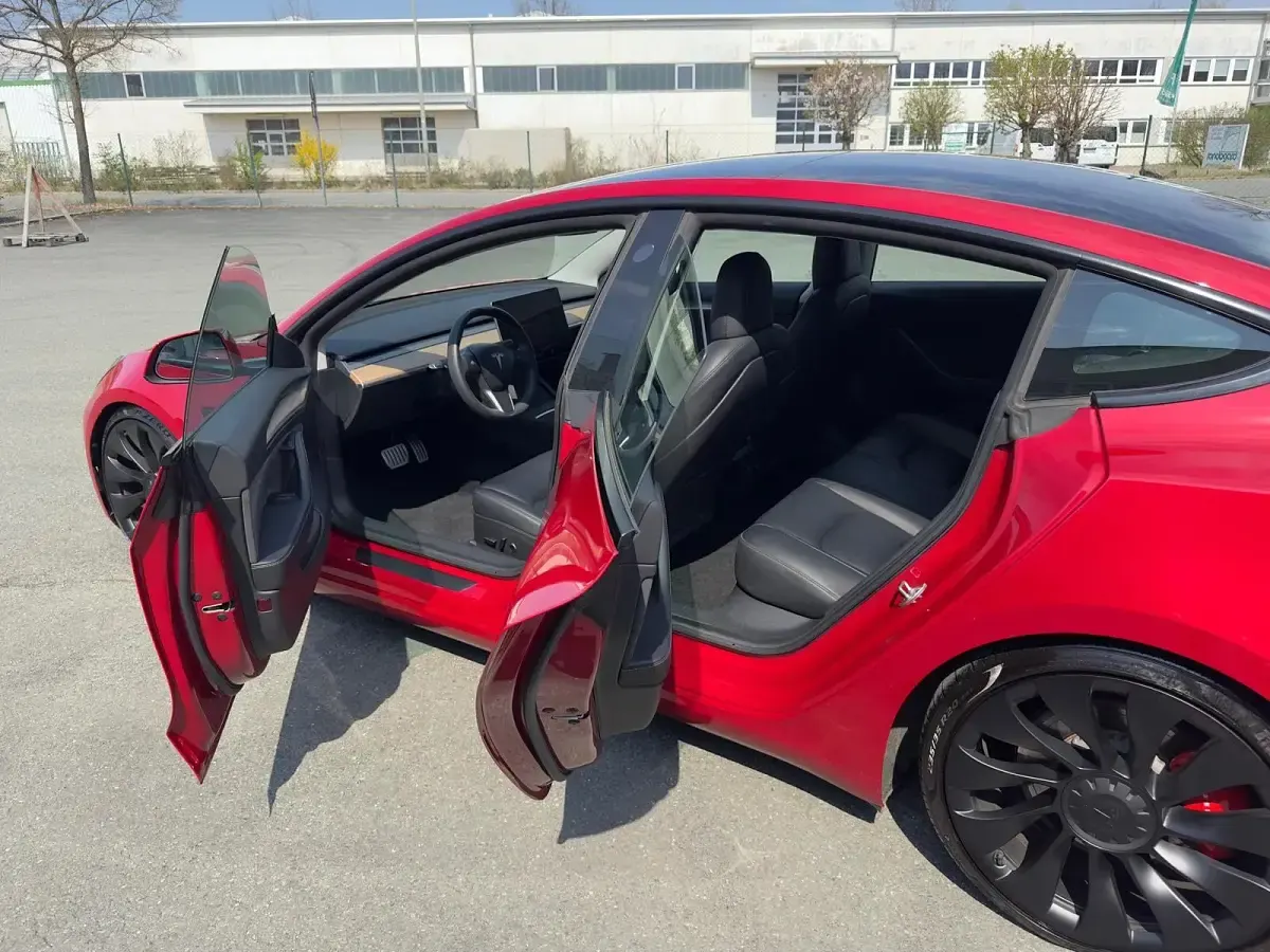 Gebraucht Tesla Model 3 Performance 377 kW (513 PS) 2022 Rot Limousine