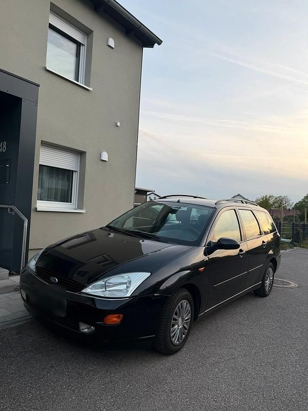 Usata Ford Focus 116 CV (85 kW) 2000 Nero Station wagon